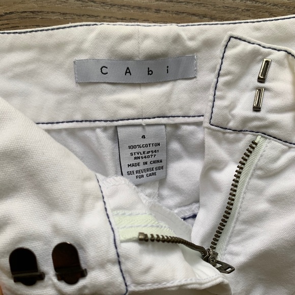 CAbi White Mini Skirt EUC 4 - Picture 4 of 4